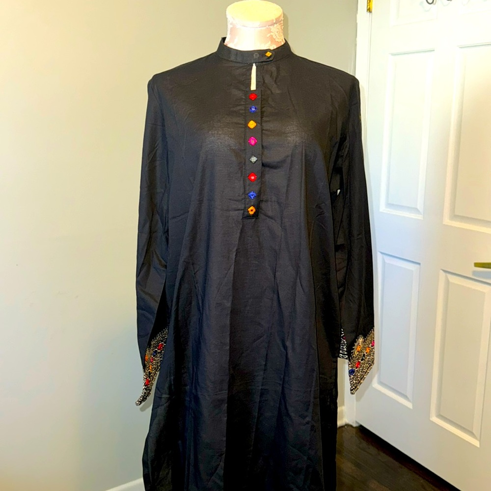 2 piece suit from RANG JA in size large. Brand new